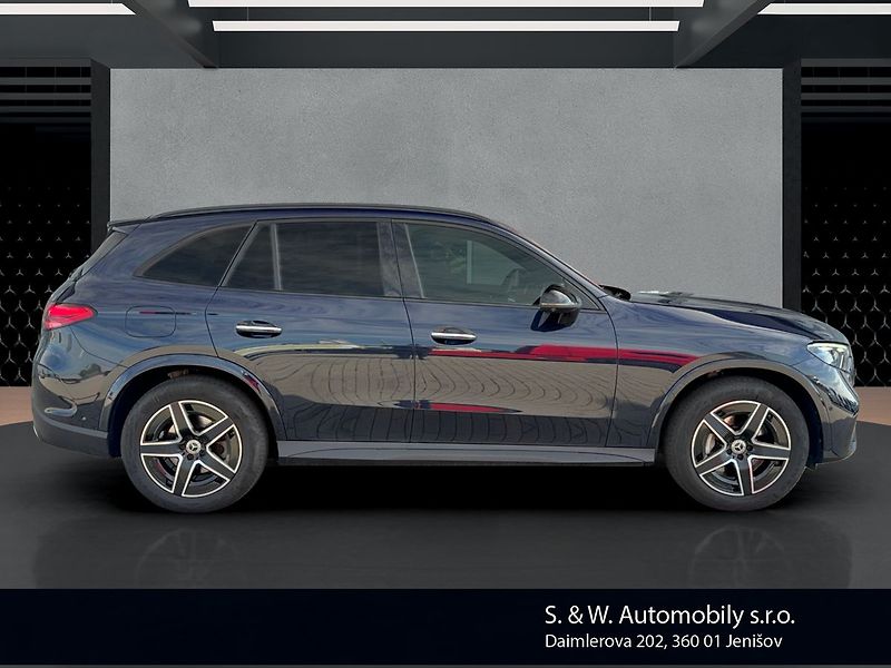 Mercedes-Benz GLC AMG 4MATIC - fotka 4 z 36