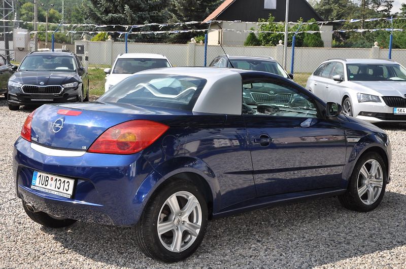 Opel Tigra 1.8i 92kW - fotka 7 z 13
