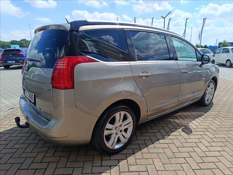 Peugeot 5008 1,6 THP - fotka 5 z 19