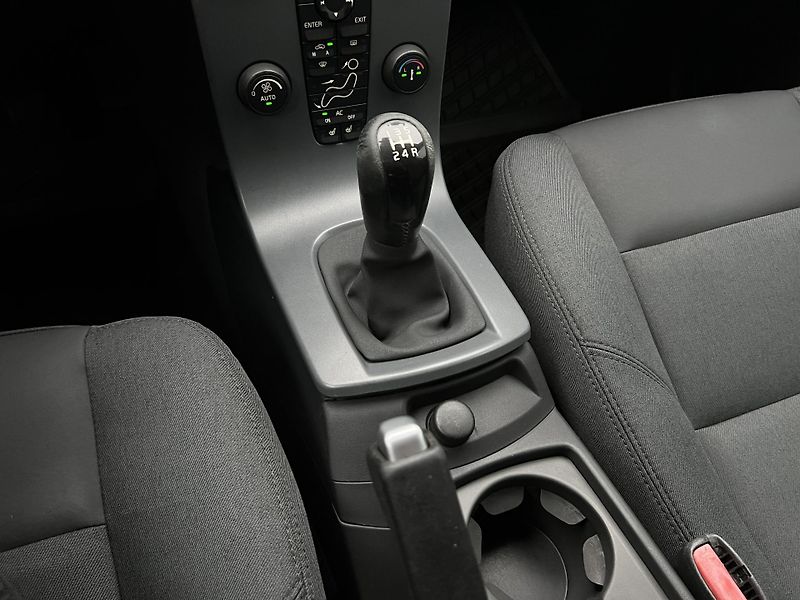 Volvo V50 1.6D SENZORY - fotka 33 z 36