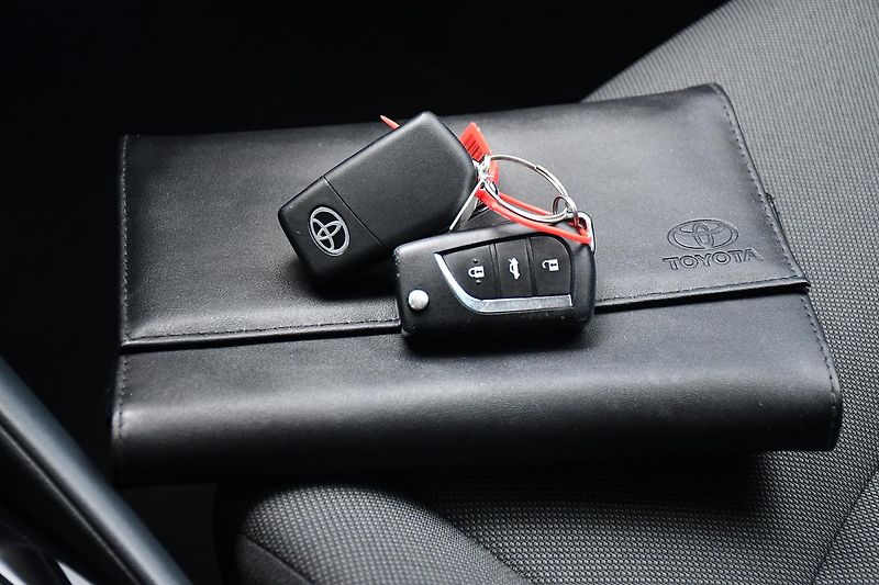 Toyota Corolla 1,5 VVT-i DYNAMIC FORCE COMFOR - fotka 35 z 50