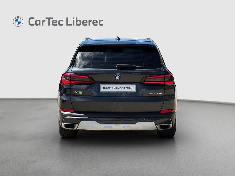 BMW X5 xDrive30d - fotka 20 z 23