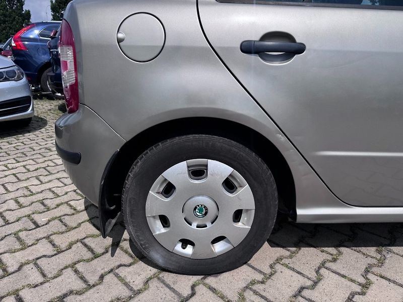 Škoda Fabia (2007) 1,2 HTP 40 KW STK SK - fotka 15 z 49
