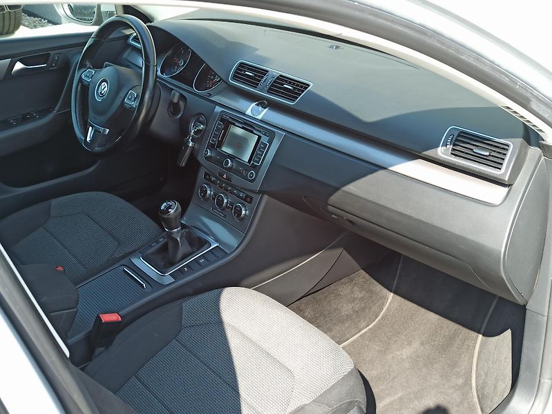 Volkswagen Passat 2.0TDI 103kW  - fotka 16 z 28