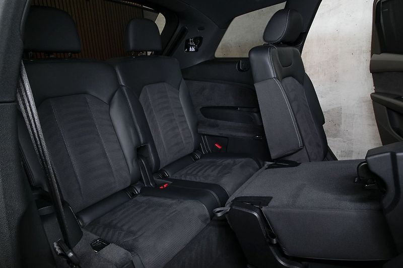 Audi Q7 3.0TDI 210kW S-Line 7míst Weba - fotka 15 z 42
