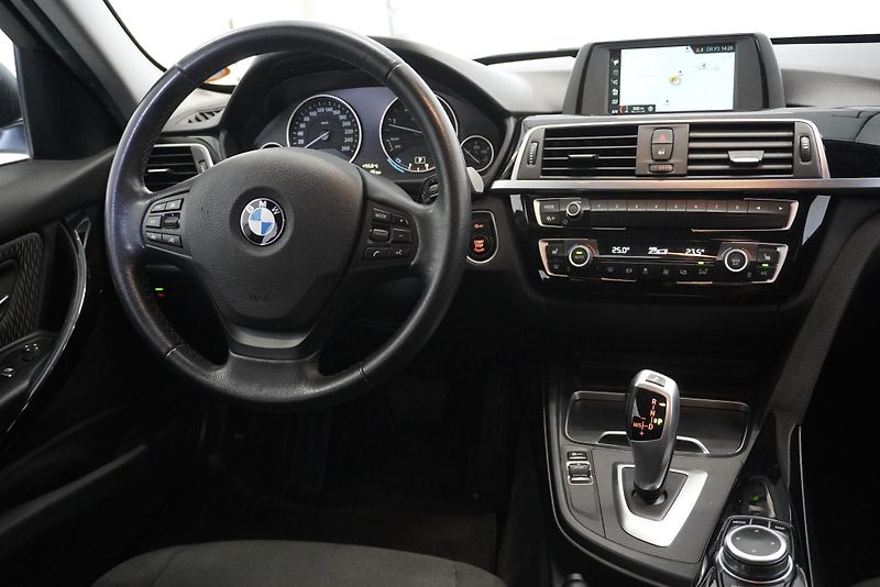 BMW Řada 3 320d 140kW ADVANTAGE AUTOMAT - fotka 20 z 26