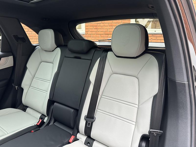 Porsche Cayenne V6-SPORT DESIGN-R22-MASÁŽE-TAŽ - fotka 31 z 38