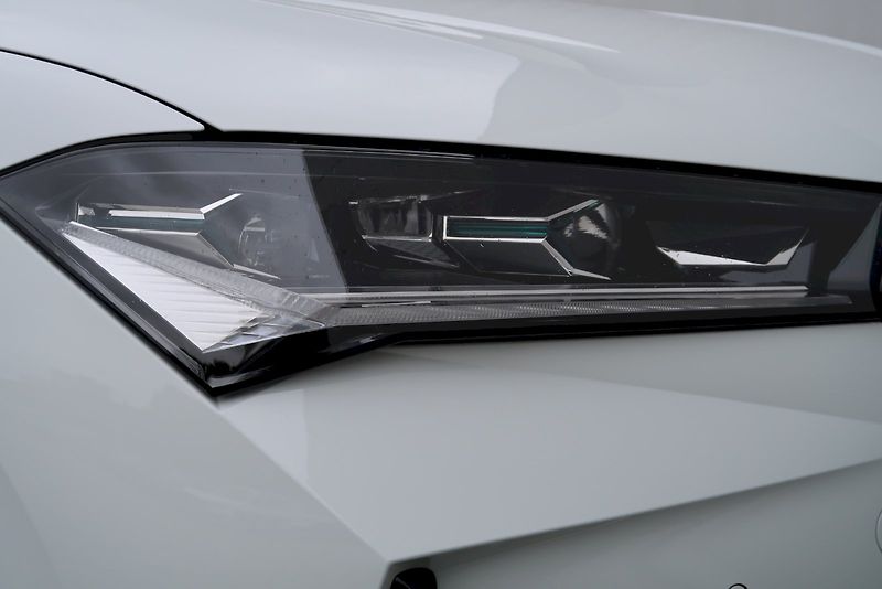 Škoda Superb (2025) SportLine 1,5 TSi e- Tec/110 k - fotka 28 z 32
