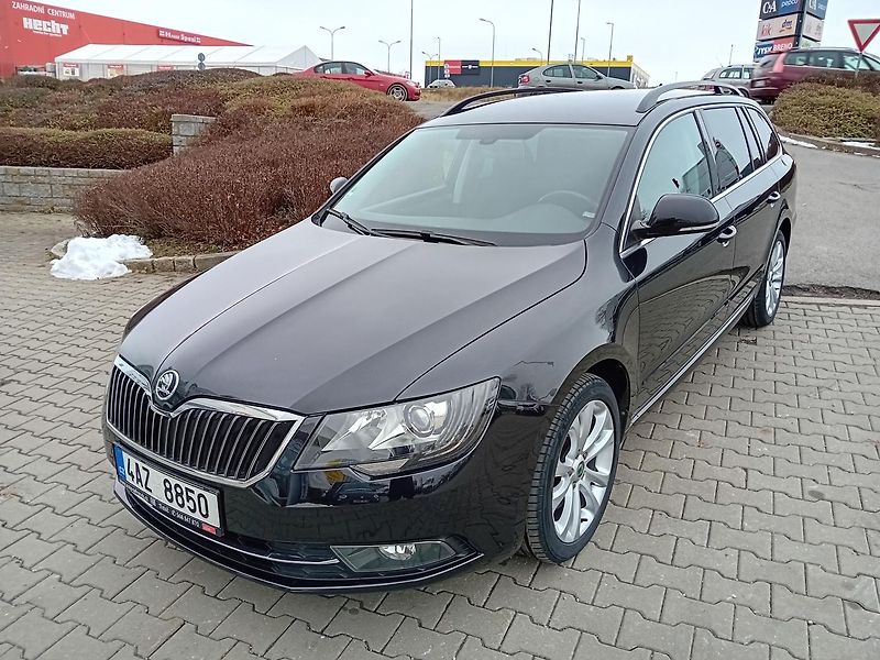 Škoda Superb KOMBI 2,0TDI DSG NAVI XEN/TOP/ - fotografie inzerátu