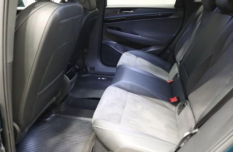 Volkswagen ID.7 Pro 360k Tažné Matrix Masáž - fotka 8 z 12