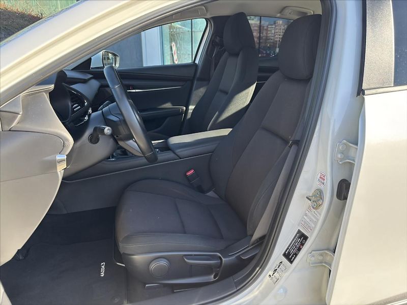 Mazda 3 2,0 i Plus 1.ČR CARPLAY KAMERA - fotka 10 z 46