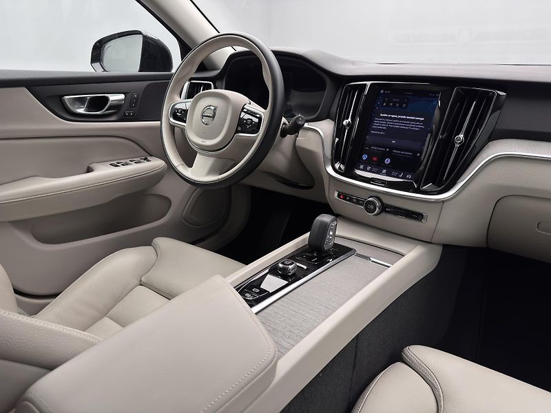 Volvo V60 B4 DARK PLUS CZ 1.maj - fotka 26 z 47