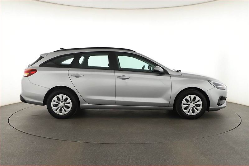 Hyundai i30 (2026) 1.0 T-GDI, COMFORT, KAMERA - fotka 6 z 13