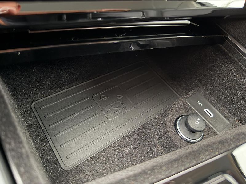 Volkswagen Touareg 3.0Tdi*1-MAJ*DPH*REZERVACE* - fotka 46 z 49
