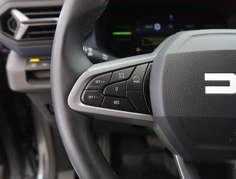Dacia Duster (2024) Journey 1.6 Hybrid - fotka 16 z 22