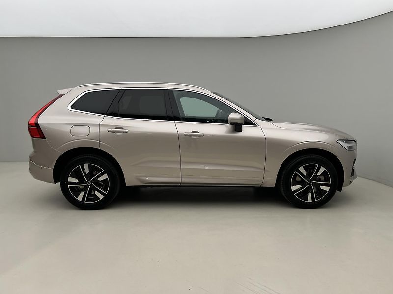 Volvo XC60 (2026) B5 AWD PLUS BRIGHT AUT - fotka 12 z 43