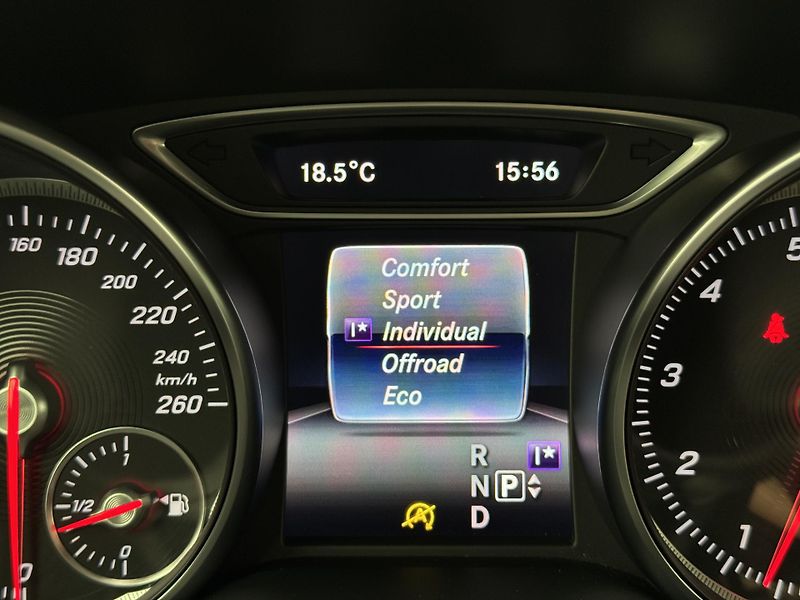 Mercedes-Benz GLA 220i*135kw*4x4*CZ*AMG - fotka 32 z 46
