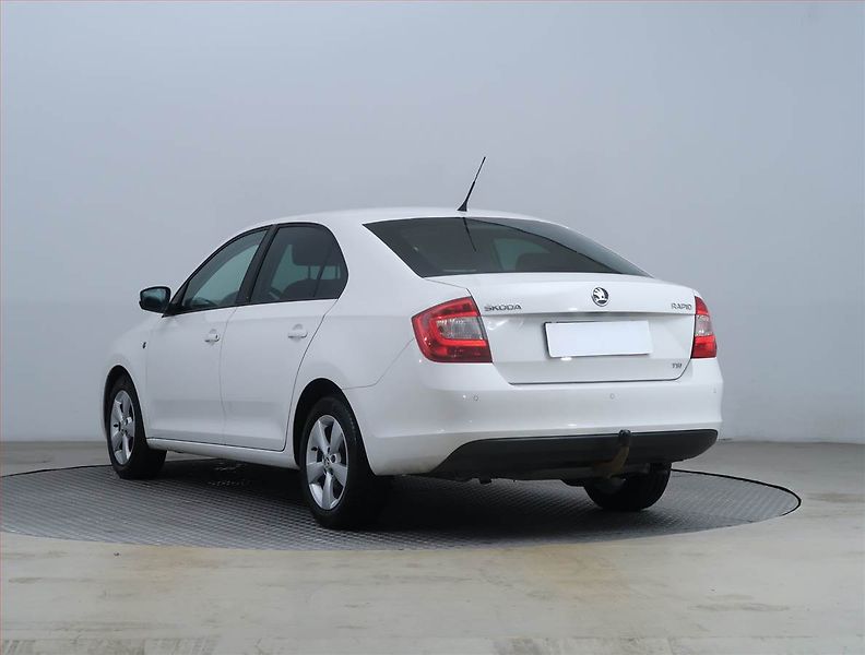 Škoda Rapid (2013) Ambition 1.2 TSI, ČR,1.maj - fotka 4 z 12