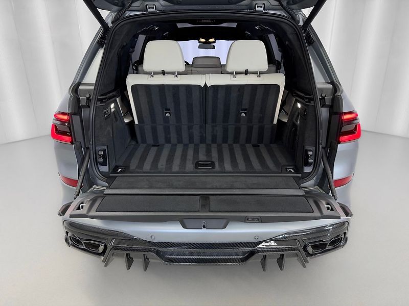 BMW X7 M60i xDrive LARTE DESIGN, B&W - fotka 39 z 40