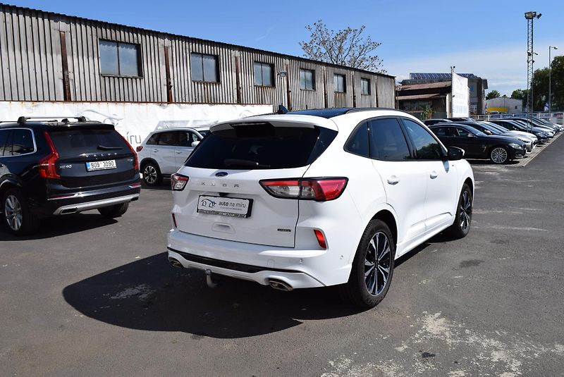 Ford Kuga (2022) 2.5 DURATEC PHEV 112kw e-CVT - fotka 8 z 50