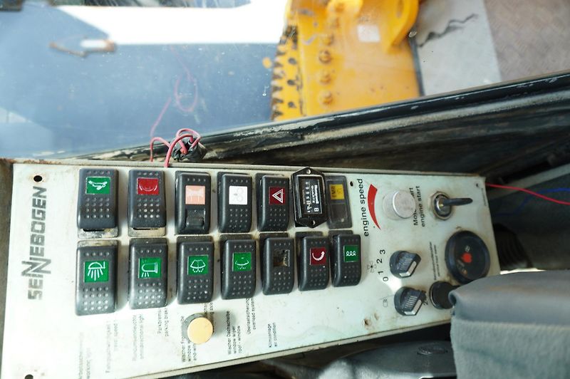 Sennebogen (2007) 630 rough terrain crane / 30m - fotka 21 z 24
