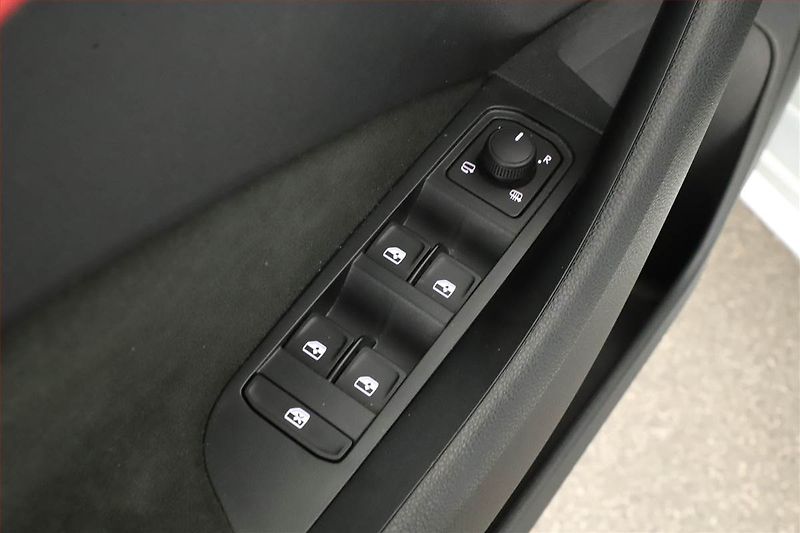 Škoda Kamiq (2024) 1.0 TSI, Drive, Full LED - fotka 14 z 14