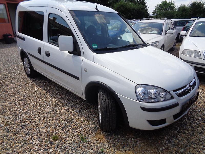 Opel Combo 1,2 - fotka 2 z 15
