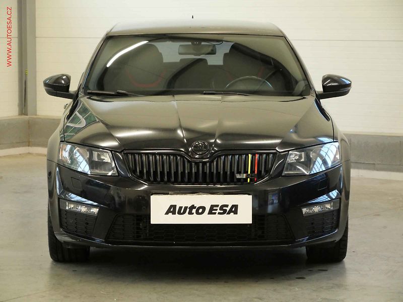 Škoda Octavia (2014) 2.0 TDI, ČR, DSG, xenon, AC - fotka 2 z 15