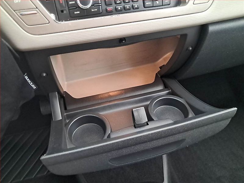 Citroën C4 Picasso (2009) 2.0 HDI, Automat, 7 míst - fotka 22 z 23