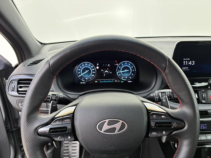 Hyundai i30 1.5 T-GDI 103kW DCT N-Line - fotka 14 z 20