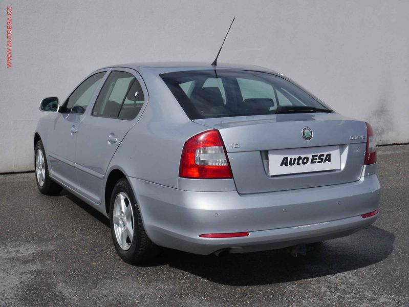Škoda Octavia (2010) 1.6TDi, ČR, autoAC - fotka 6 z 24
