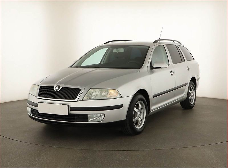 Škoda Octavia (2005) 1.6, v dobrém stavu - fotka 2 z 14