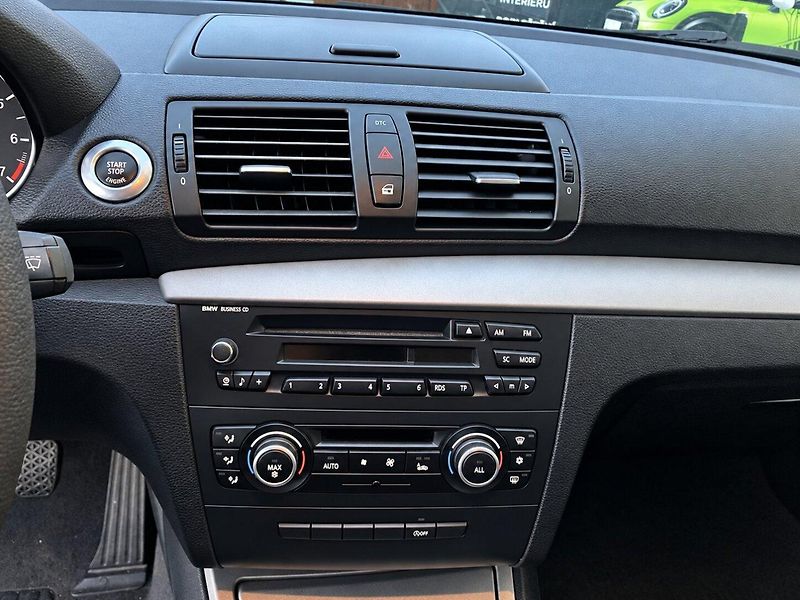 BMW Řada 1 2,0i (90kW)*DIGI KLIMA* - fotka 11 z 15