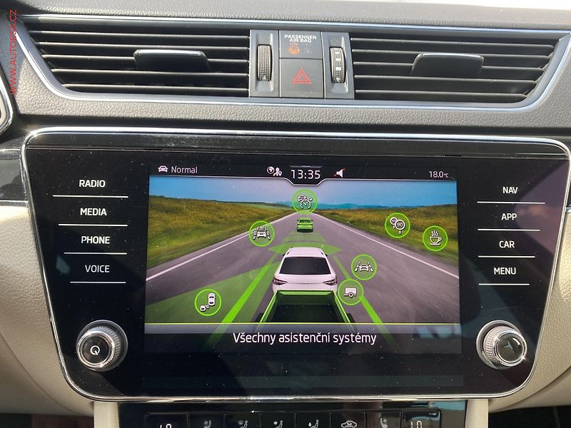 Škoda Superb (2022) 2.0 TDi, ČR, L&K, DSG, LED - fotka 19 z 20