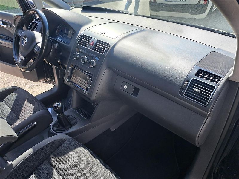Volkswagen Touran 1,6 TDI Comfortline - fotka 39 z 43