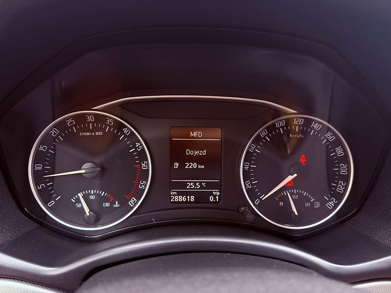 Škoda Octavia 1.6 TDi Elegance, ČR - fotka 16 z 22