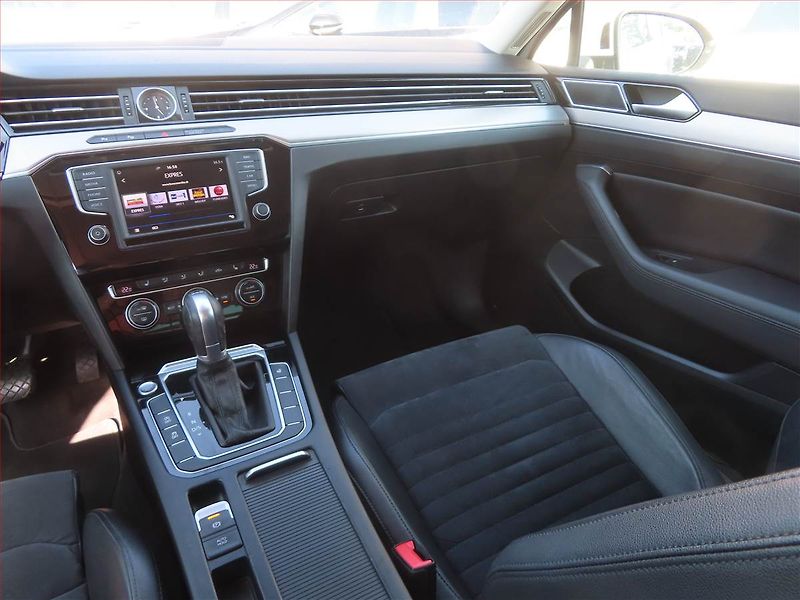 Volkswagen Passat (2017) 2.0 TDI, Automat, Navi - fotka 8 z 22