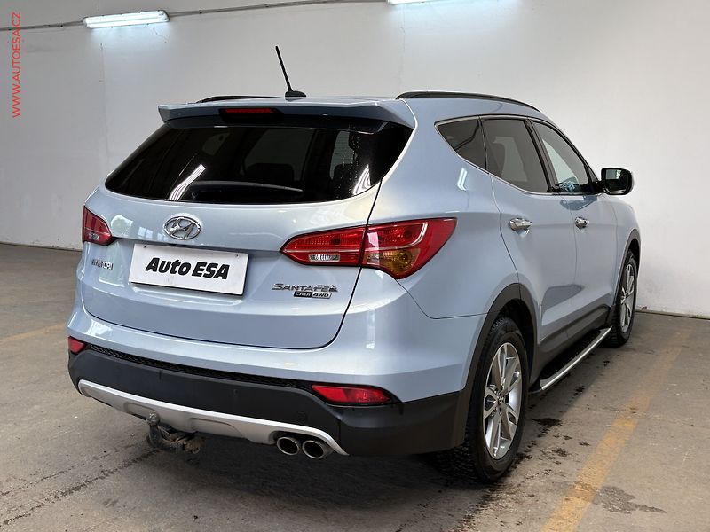 Hyundai Santa Fe (2014) 2.2 CRDi 4x4, Style, xenon - fotka 4 z 16
