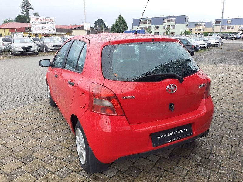 Toyota Yaris (2008) 1.3 i KLIMA ČR - fotka 5 z 27