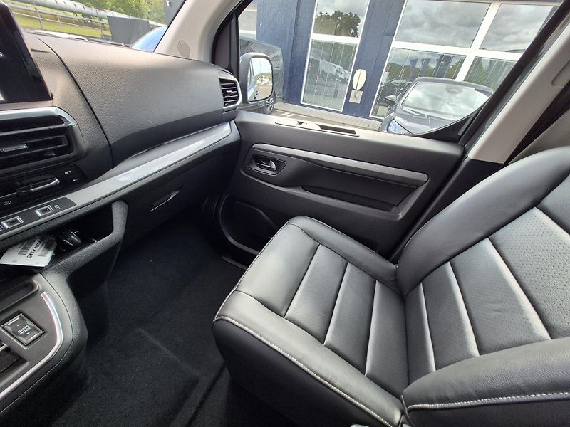 Peugeot Traveller (2026) Allure L3 2.2BlueHDi 180k EAT8 - fotka 28 z 29