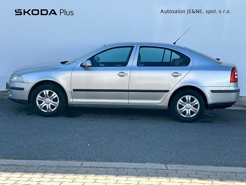 Škoda Octavia (2006) Ambiente 1.6 FSI 85 kW - fotka 3 z 23