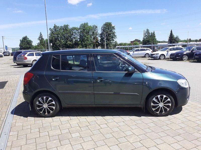 Škoda Fabia (2008) II 1.4  MPi 63 kW - fotka 3 z 32