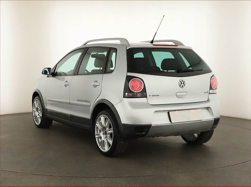 Volkswagen Polo (2008) Cross 1.4 TDI - fotka 4 z 12