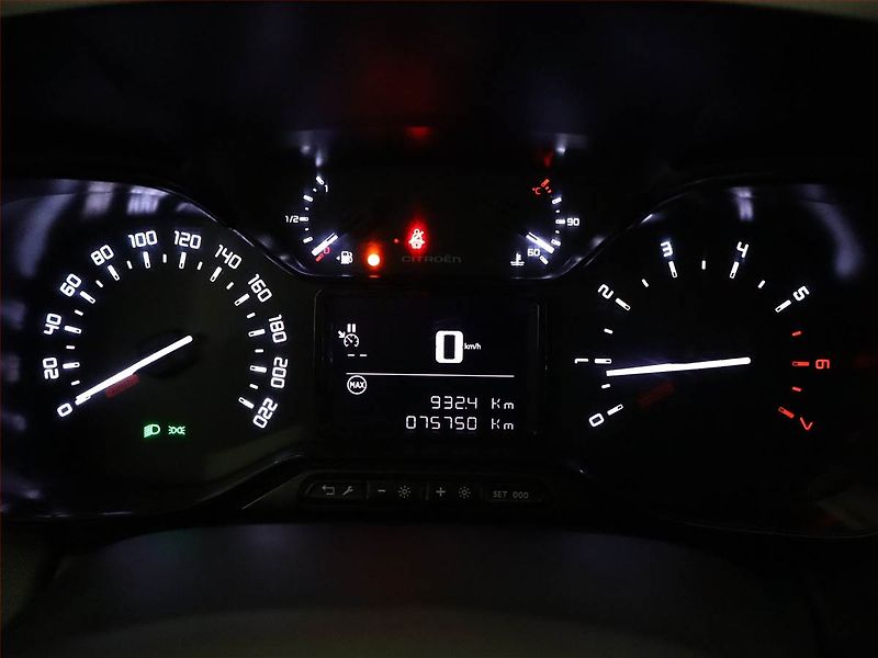 Citroën C3 Aircross (2022) 1.2 PureTech, ČR,1.maj - fotka 8 z 12