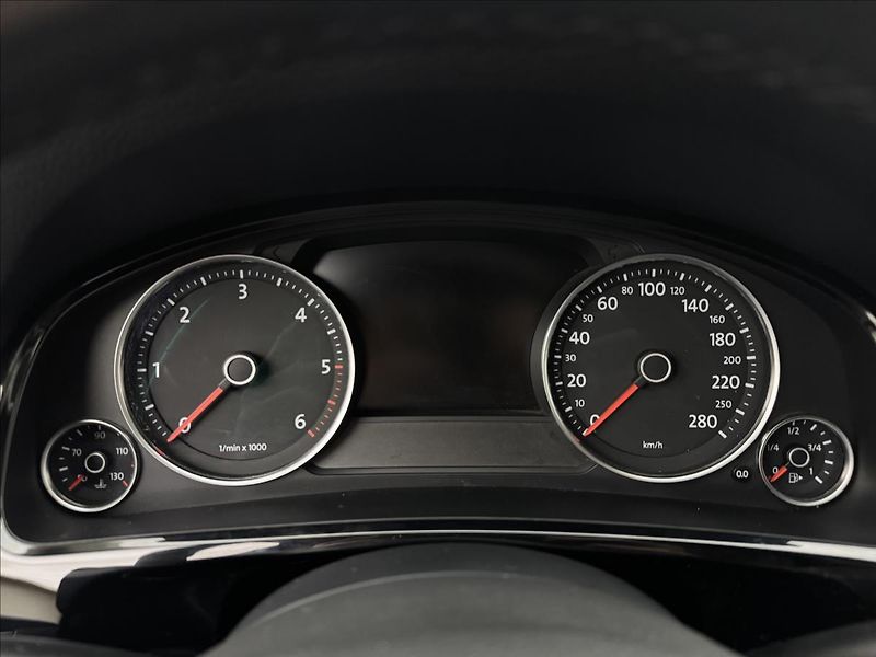 Volkswagen Touareg 3,0 ACC 360° TZ PEČLIVÝ SERVIS - fotka 15 z 49