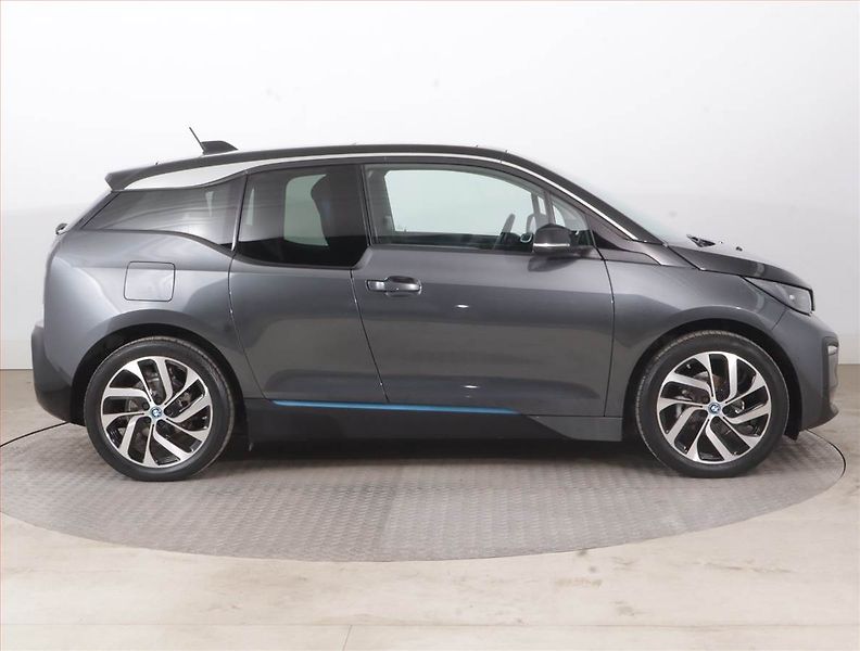 BMW i3 (2021) 120Ah BEV, SoH 92% - fotka 6 z 18
