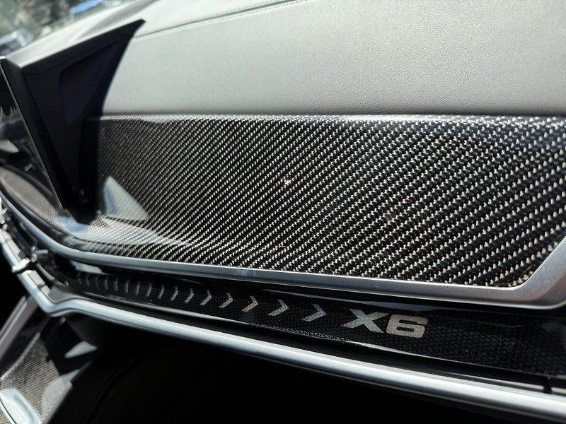 BMW X6 (2024) 30XD 210kW M-PAKET R22 BLACK!! - fotka 42 z 57