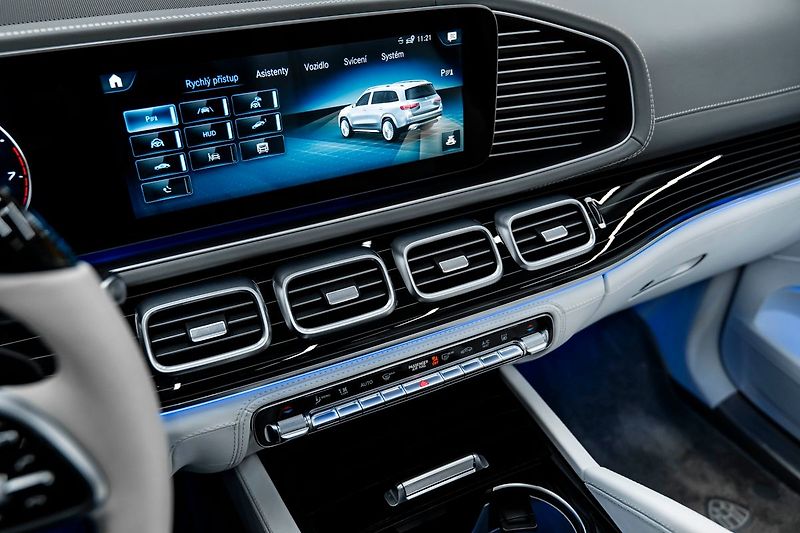 Mercedes-Benz GLS 4MATIC Maybach - fotka 14 z 32