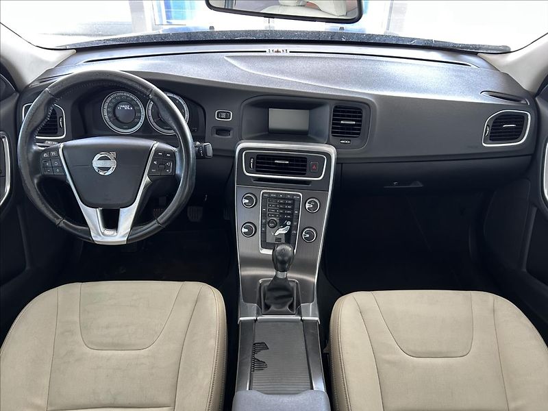 Volvo S60 1,6   D2,84kW - fotka 8 z 22