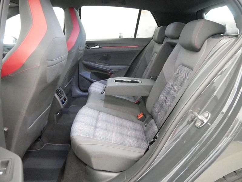 Volkswagen Golf - fotka 27 z 28